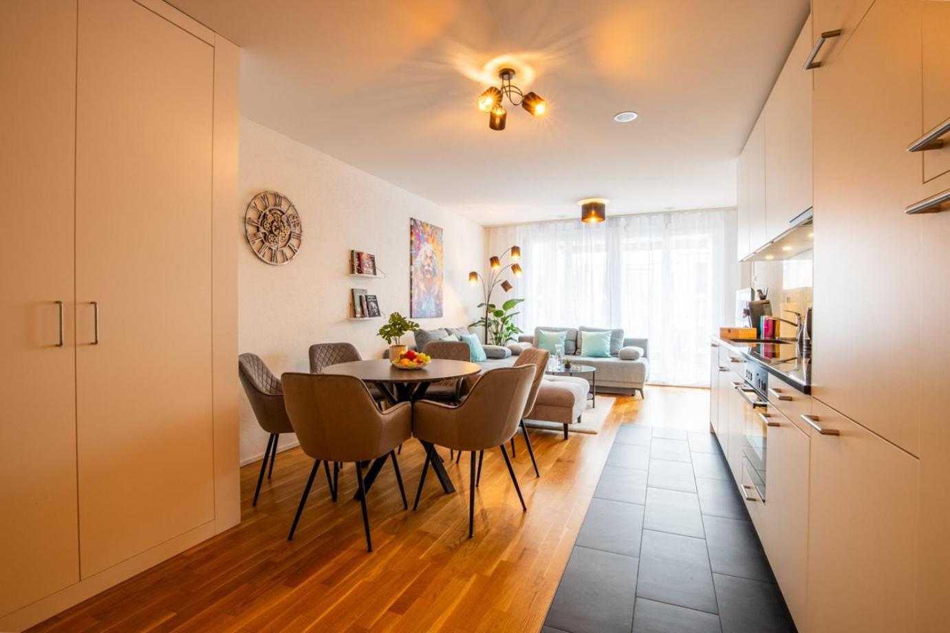 Special Einstein II Apartment Basel, Messe Kleinbasel 10-Star ภายนอก รูปภาพ